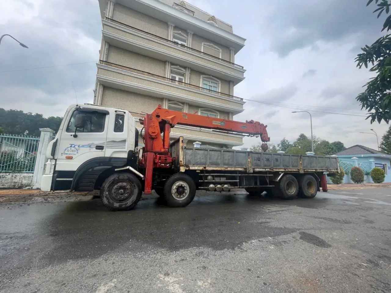 Cứu hộ xe cẩu 10 tấn chuy&ecirc;n nghiệp