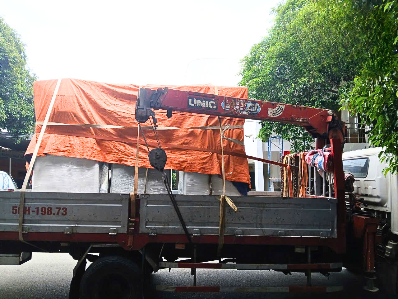 Thuê Xe Cẩu 10 Tấn Cứu Hộ Xe Tải, Xe Khách Gặp Nạn 24/7